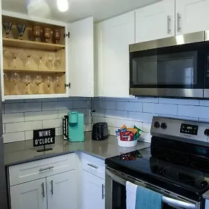 Apartment 2 Bedroom Minutes From Vegas Strip And Airport, Las Vegas