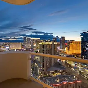 Apartment Balcony Full Strip View Mgm Signature Free Valet, Las Vegas